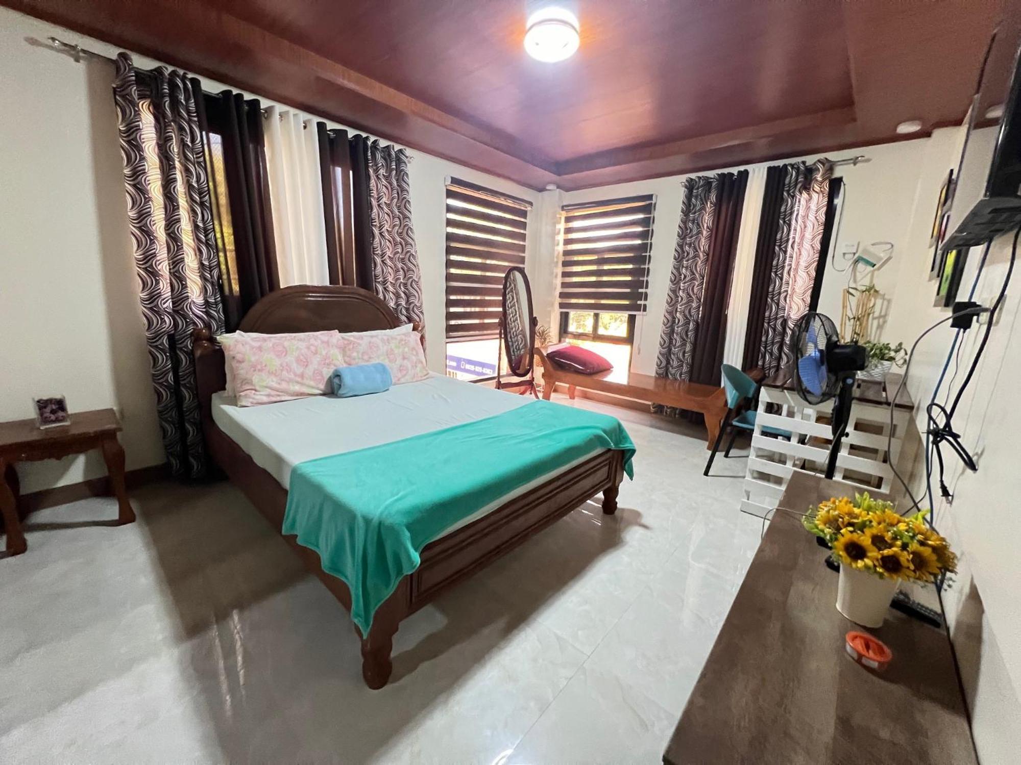 Villa Lourdes Alaminos Exterior photo