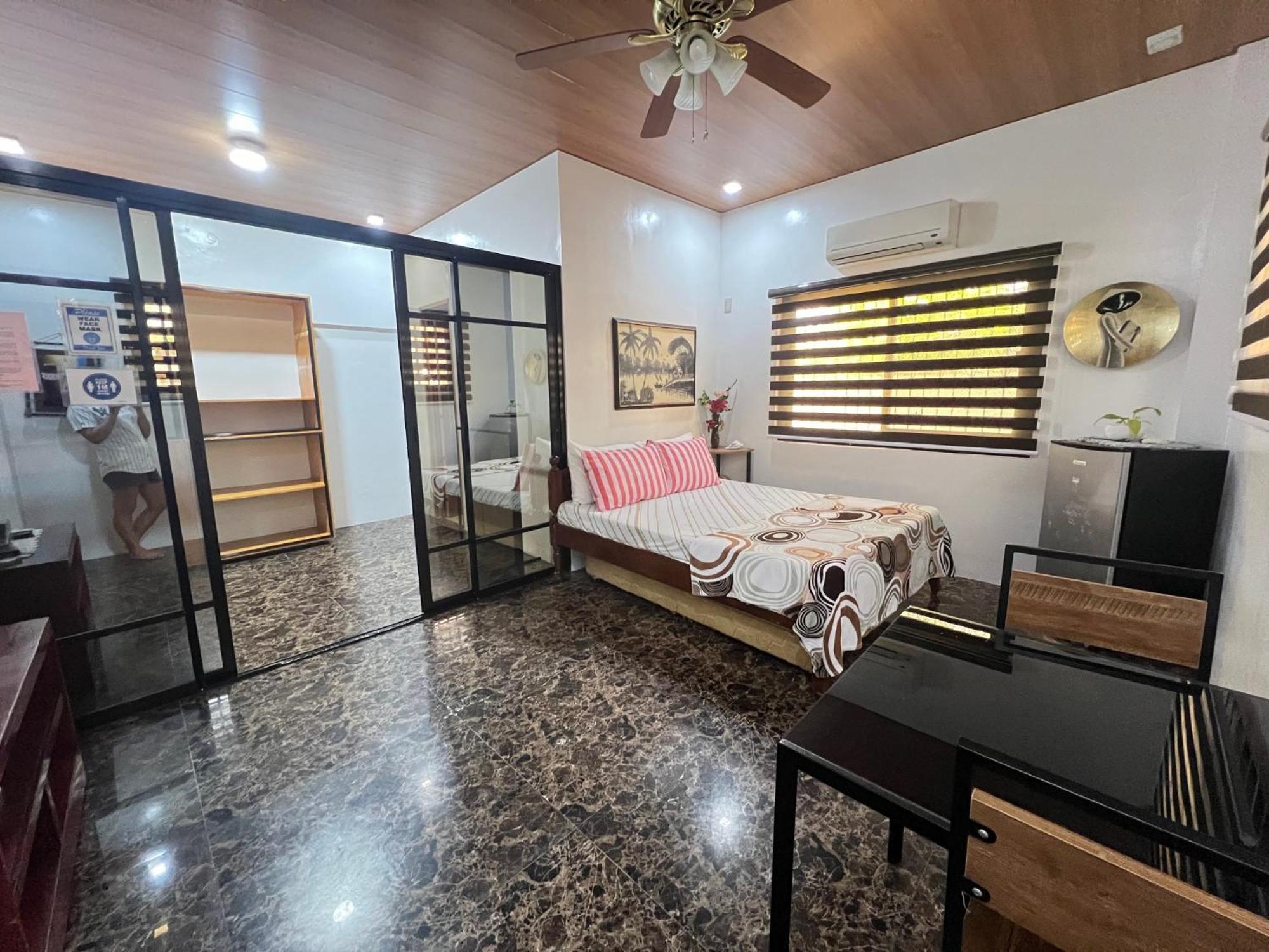 Villa Lourdes Alaminos Exterior photo